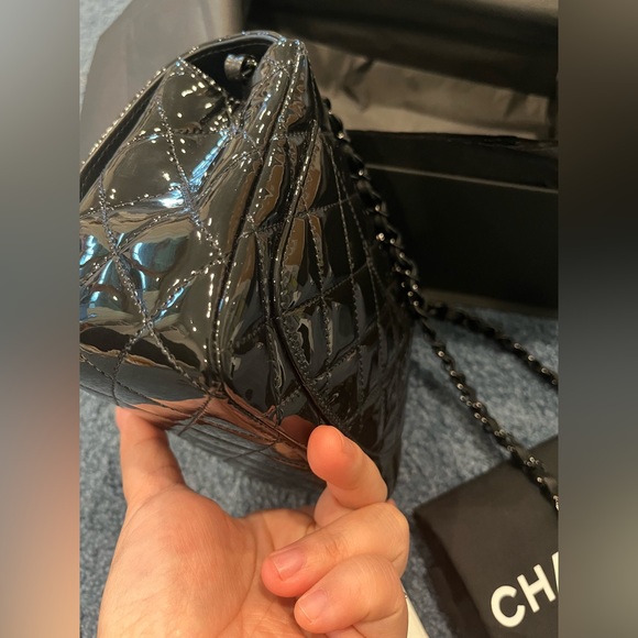 Chanel Mini Square So Black in Patent Leather 21B - Picture 9 of 16